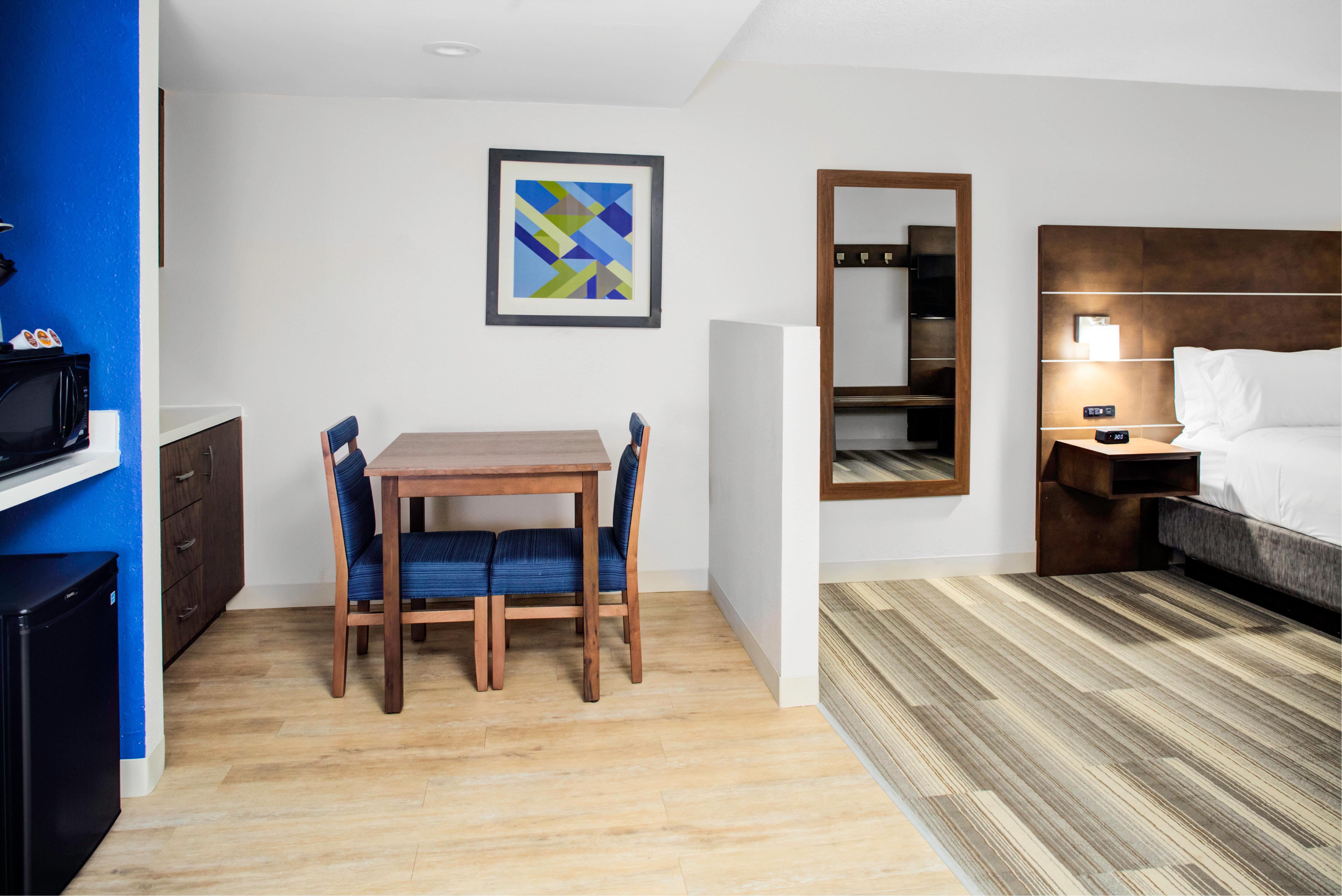 Holiday Inn Express - Chester By Ihg Exterior photo