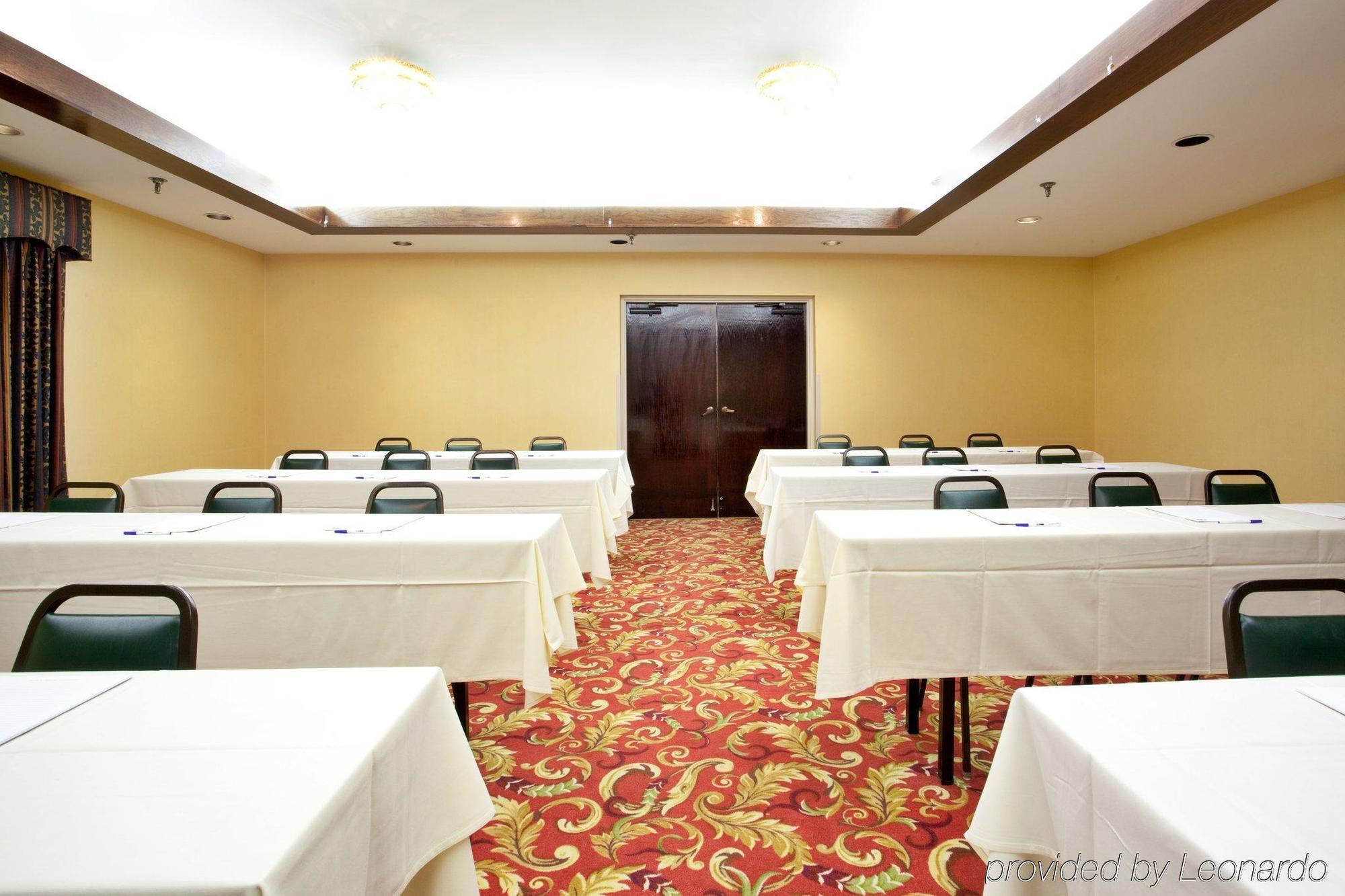 Holiday Inn Express - Chester By Ihg Exterior photo